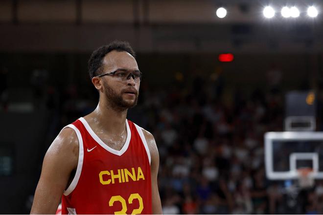 两年前的今天，李凯尔成为中国男篮首位归化球员