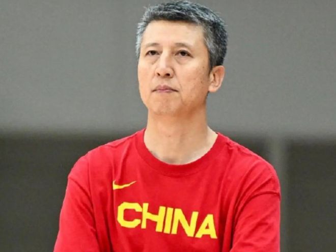 媒体人：郭士强带领的男篮在2025年正式比赛中保持不败，拿下4连胜