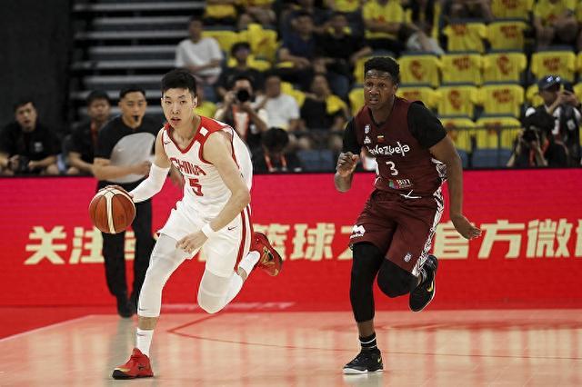 内外发挥 中国男篮热身赛大胜委内瑞拉28分