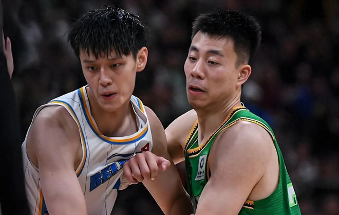 祸兮福所倚！男篮三大锋线全部受伤，20岁新星意外上位成侧翼核心