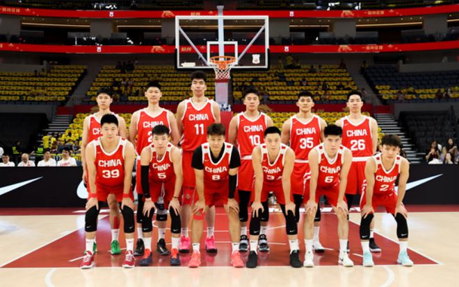 中国男篮官宣裁掉2人：徐昕刘金雨离队 暂时还剩15人+仅两内线