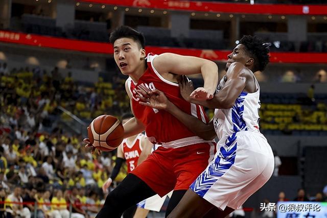 王俊杰观察｜除了球迷充满期待男篮4号位 CBA俱乐部高层也为之疯狂