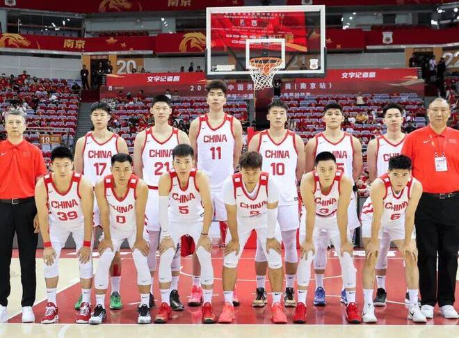 中国男篮20分大胜！廖三宁13+6+4，程帅澎高效，他让人又爱又恨