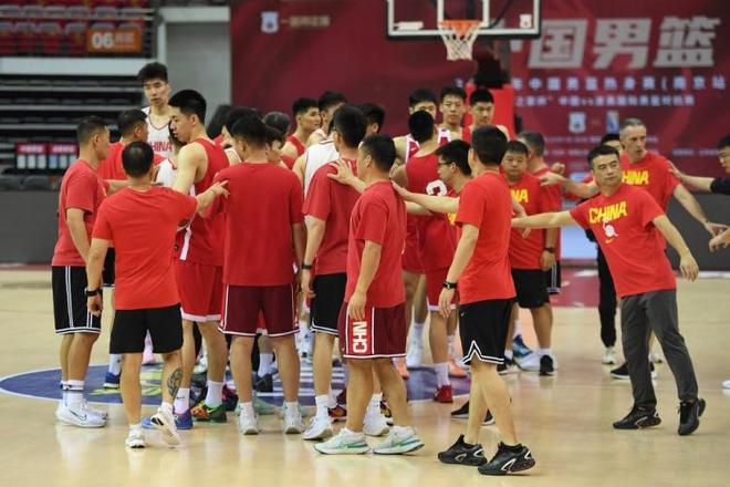 热身赛-廖三宁13+6 中国男篮三分25投12中轻取波黑