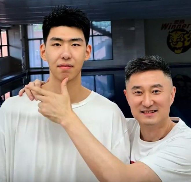 小周琦为何顶撞主帅？曝杜锋示意杨溢不传球 徐昕或被广东交易