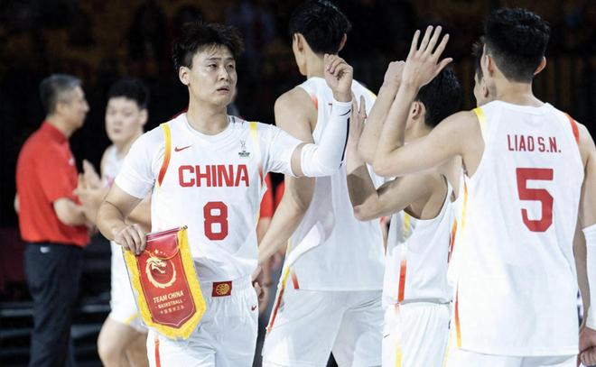 中国男篮热身4连胜收官，杨瀚森7人缺席亚洲杯名单曝光，徐杰有变