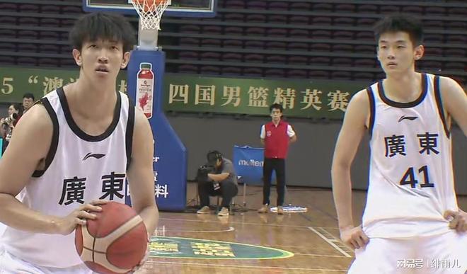 有戏！CBA“暴力锋线”驰援杜锋，广东队近10年内天赋最强大侧翼
