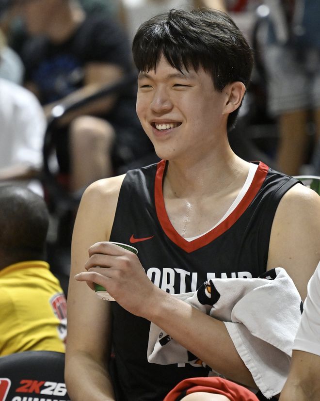 直接拒绝CBA！20岁国手王俊杰太硬气，男篮未来能组留洋五大巨头