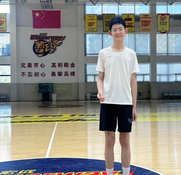 特招录取！13岁2米04小将加盟广东宏远梯队 朱芳雨又签新人