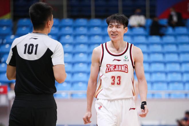 浙江男篮官方：我俱乐部与吴前、刘泽一、王仔路三人完成续约