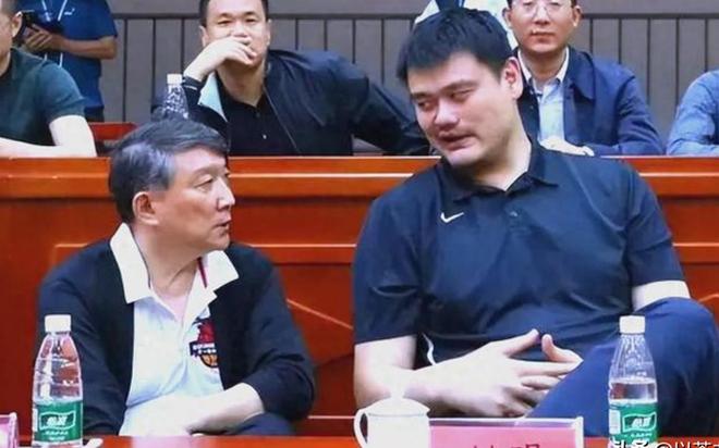 同是女篮领军人物，把姚明和宫鲁鸣放一起差距就出来了，高下立判