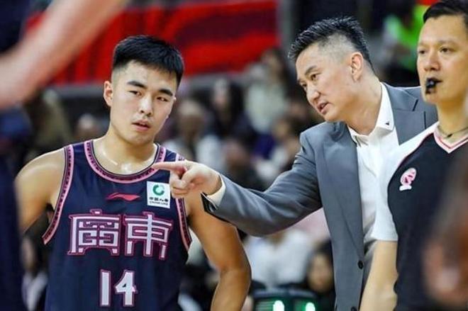 广东队续约张文逸，张明池离队；北控2换1报价CBA得分王
