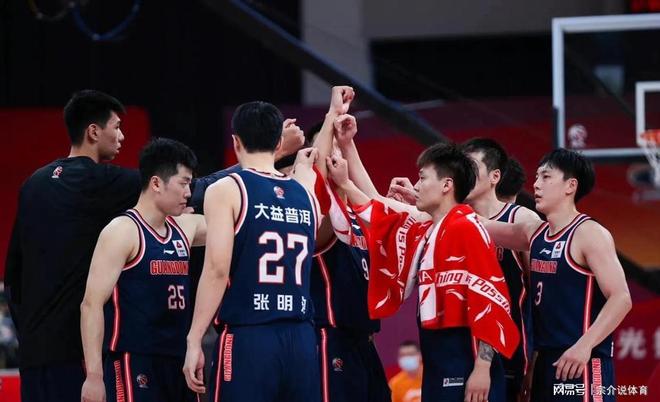 中国篮球再出现丑闻，顶级球队拖欠工资，多名球员被迫联名信举报