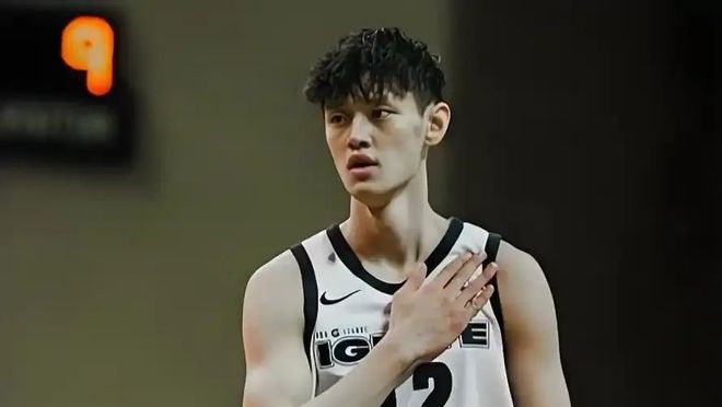 篮网签约曾凡博！3年了，再冲一次吧！