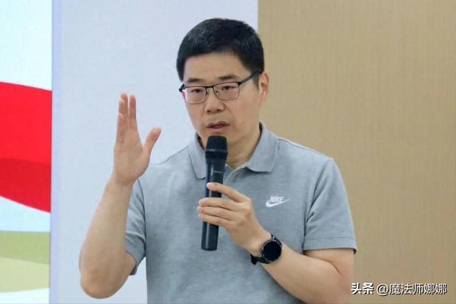 篮协主席郭振明，为何对禁赛队员 “下狠手”，对女篮换帅却沉默