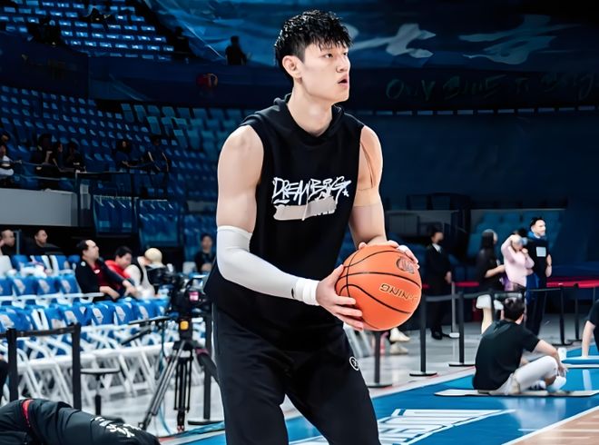 曾凡博：从CBA新星到NBA机会！