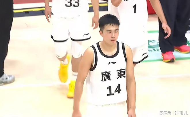 广东队今夏第一笔签约！CBA“暴力锋线”打服杜锋，朱芳雨赚翻了