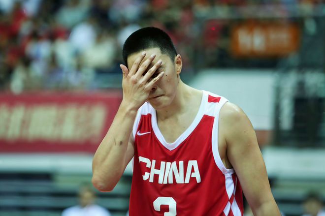 中国男篮5人得分上双喜提开门红!胡明轩仅两分很尴尬,高诗岩4+2+1