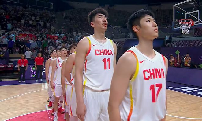 中国男篮5分战胜沙特，数据一目了然，不是胡金秋，最大功臣是他