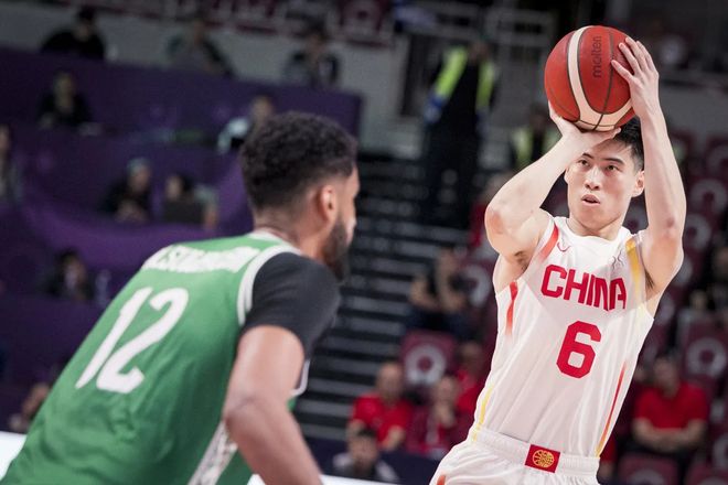 轰13分+正负值第1！中国男篮又一26岁神射手崛起：郭士强打造利器