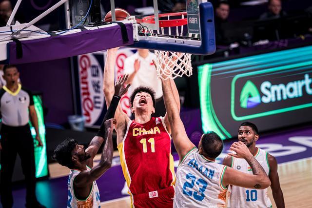 中国男篮100-69大胜印度队 取得小组赛两连胜