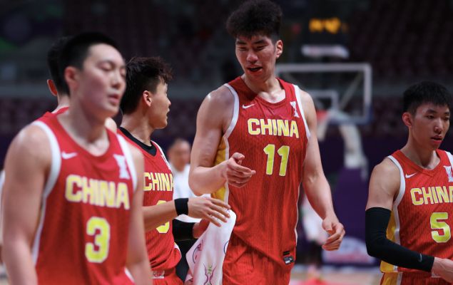 中国男篮31分狂胜印度！数据一目了然，最大功臣并不是胡明轩