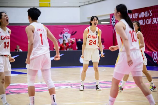 新版黄思静？中国女篮又一18岁1米93新星崛起，宫鲁鸣或招进她
