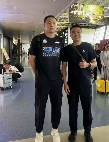 此前青岛送出顶薪合同追求！网友偶遇王奕博穿上青岛训练服