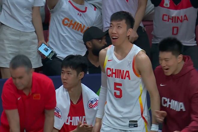 中国男篮：胡金秋13+11，胡明轩14分助攻王，奇兵20分大胜对手