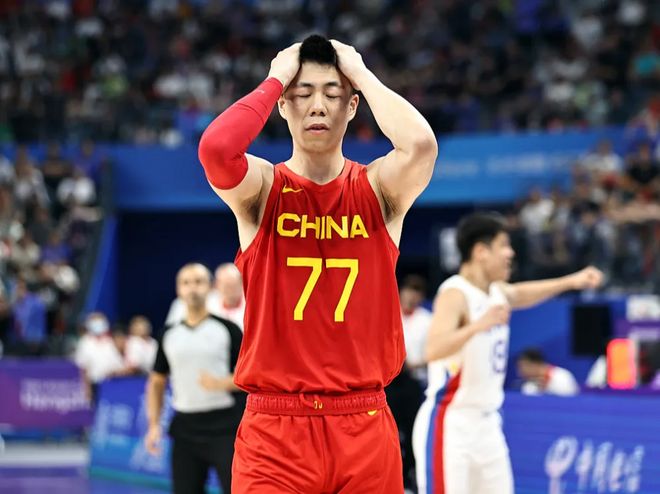 男篮锋线答案找到了！小组赛3战全部得分上双，可完全替代张镇麟