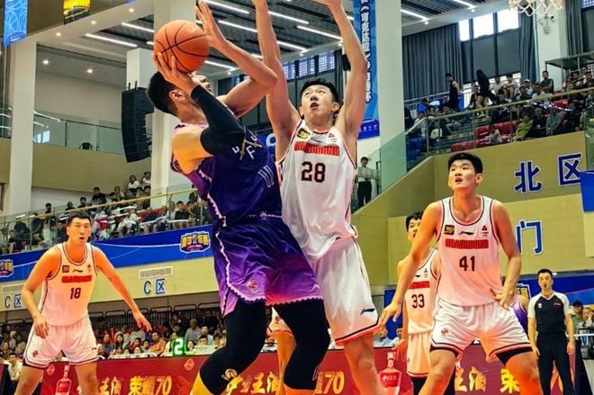 广东男篮36分大胜，胡明轩国家队砍14分4篮板6助攻，徐杰解说首秀