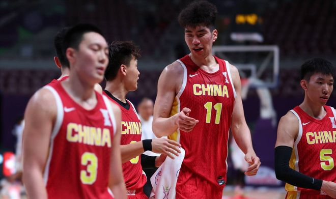中国男篮24分大胜约旦！胡金秋13+11，朱俊龙高效，他真是奇兵