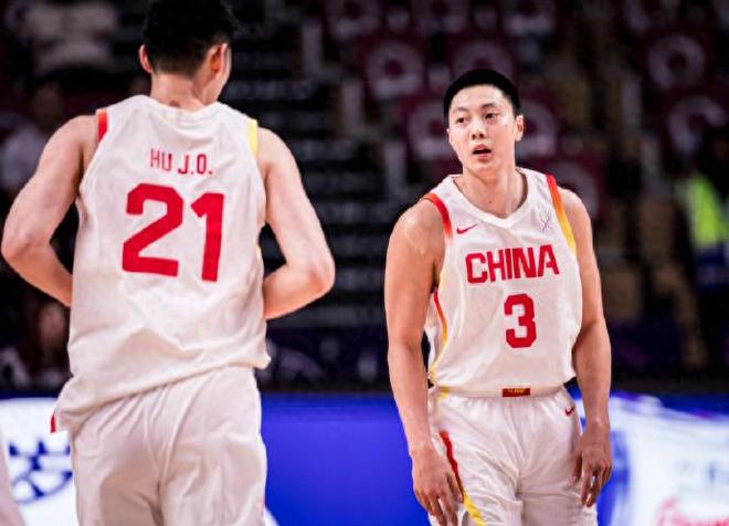 中国男篮最差控卫？打15分钟4中0+全场0分，球迷：比高诗岩还差