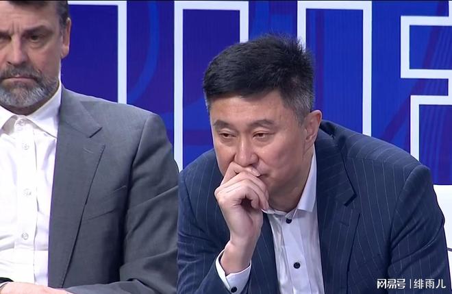 广东队新老大！“加强版胡金秋”打服杜锋，这可是宏远的争冠王牌