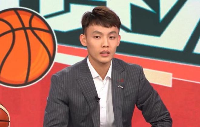 徐杰谈解说首秀：比打球还累 看比赛时会思考如果是自己会怎么做