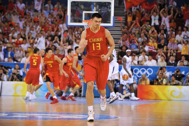 男篮群星闪耀时！2008年的今天：北京奥运中国男篮首秀战“梦八”