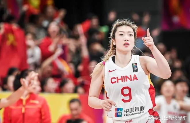 10投10中轰25分5助！李梦狠狠打脸宫鲁鸣：亚洲杯带上她该多好？