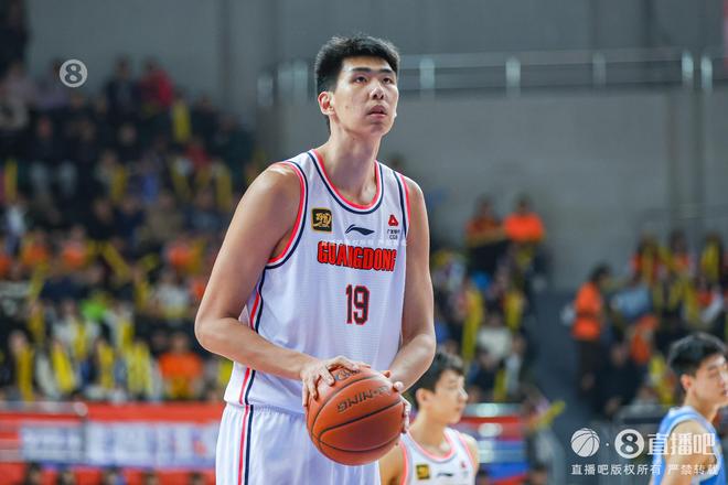 媒体人：徐昕此时请求交易比较被动 除非有下家 否则试训都来不及