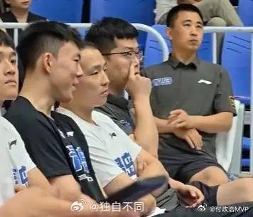 王奕博顶薪签青岛遇阻力 受困双重身份或缺席新赛季