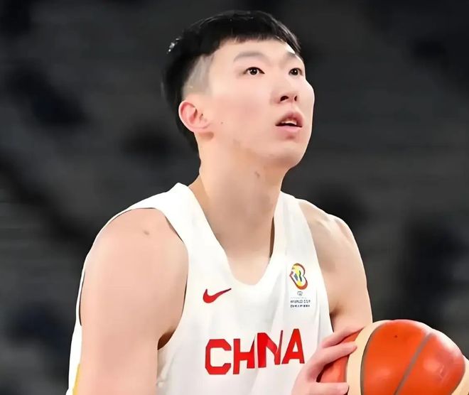 周琦回国后续！与许利民见面沟通安排，将解说八强男篮对阵韩国！