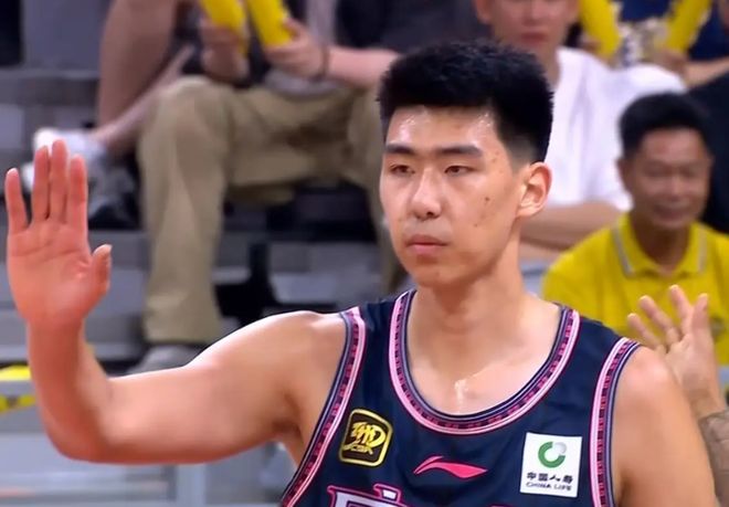 广东男篮后院起火！两大王牌离队原因曝光，杜锋措手不及