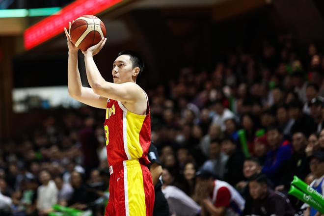 手感不佳！胡明轩7中0得到0分3助攻3犯规