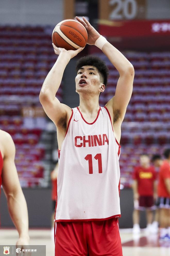 加倍了！中国男篮全场13罚10中 韩国男篮26罚20中&第三节17罚