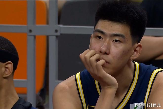 强留徐昕+押宝萨林杰！广东队拒绝重建内线群，保杜锋重返总决赛