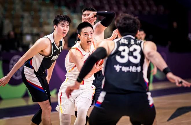 男篮力克韩国却揪出最差之人！7中0一分不得，球迷：运到3秒甩锅