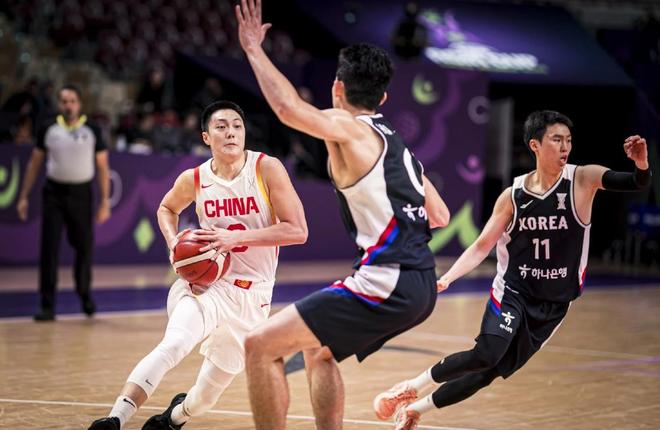三分球15中1！中国男篮后卫群集体失准，郭士强证明带高诗岩没错
