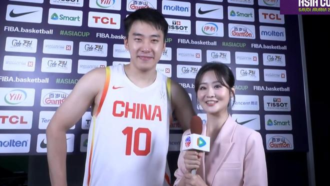 情商真高！中国男篮战胜新西兰后，王俊杰盛赞这2人：大哥们真牛