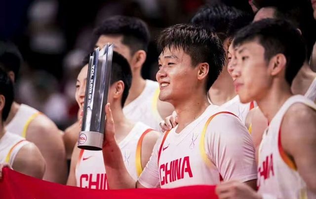 中国男篮全力爆冷！战胜澳大利亚，郭士强瞄准冠军，CCTV5直播