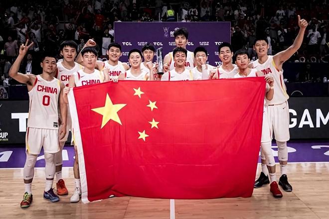 澳大利亚主帅：中国男篮2人很难防，对任何球队来说都很难防守