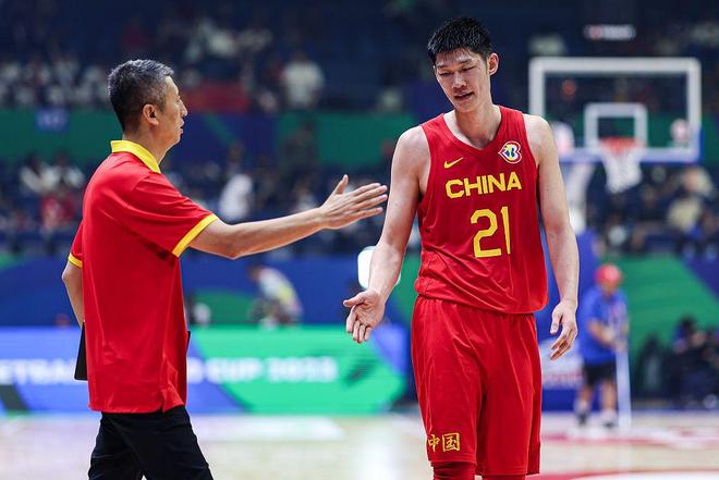 胡金秋表现总结：多项数据领跑全队，3次当选最佳&4次砍下两双
